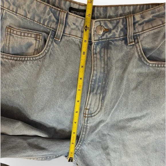 PrettyLittleThing Boyfriend Jeans Light Wash Thigh Split Denim Blue Size 6 - Picture 14 of 16